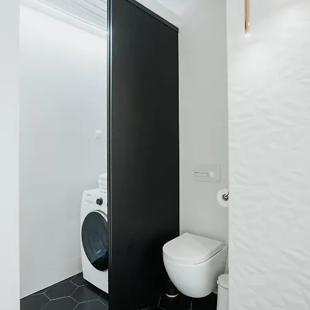 Arcade Old Town With Free Parking