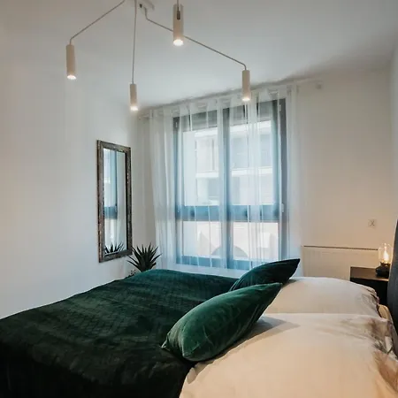 Arcade Old Town With Free Parking *