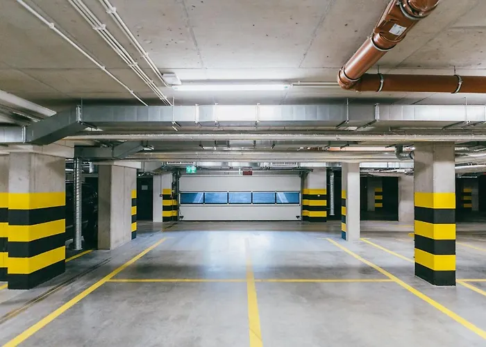 Апартаменты Arcade Old Town With Free Parking