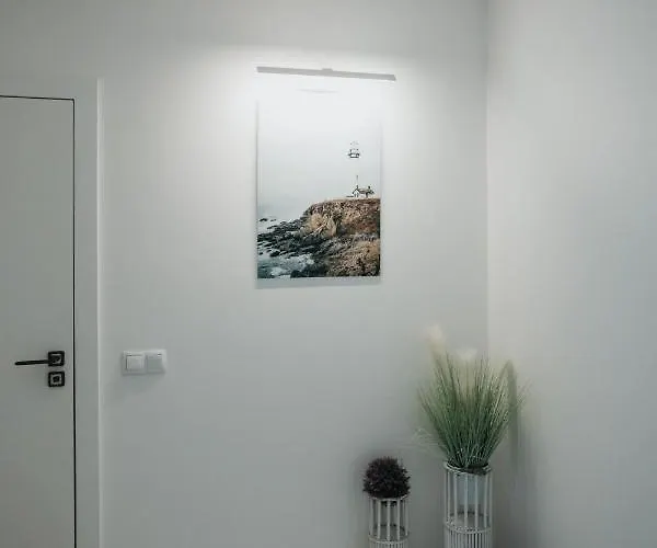 Arcade Old Town With Free Parking Апартаменты *