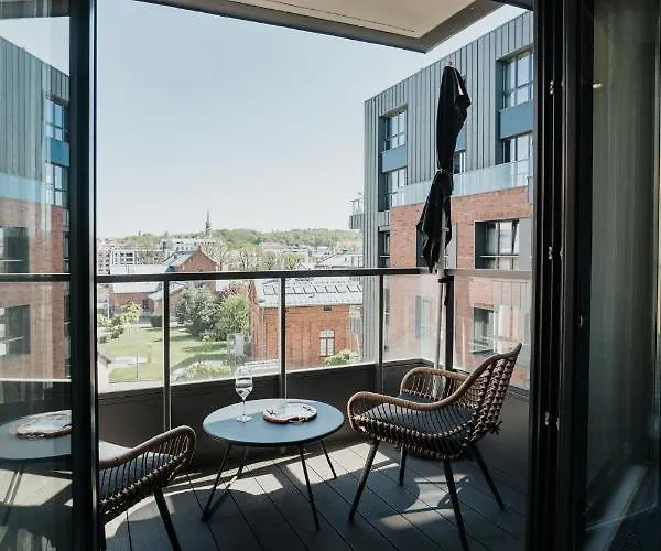 Апартаменты Arcade Old Town With Free Parking