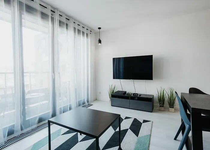 Апартаменты Arcade Old Town With Free Parking