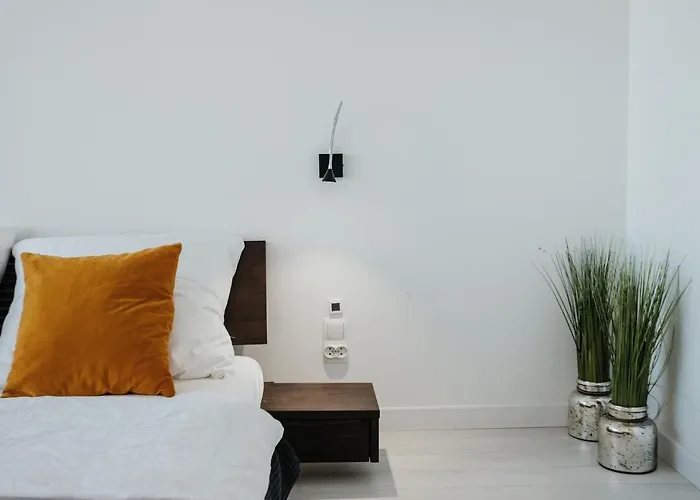 Апартаменты Arcade Old Town With Free Parking *